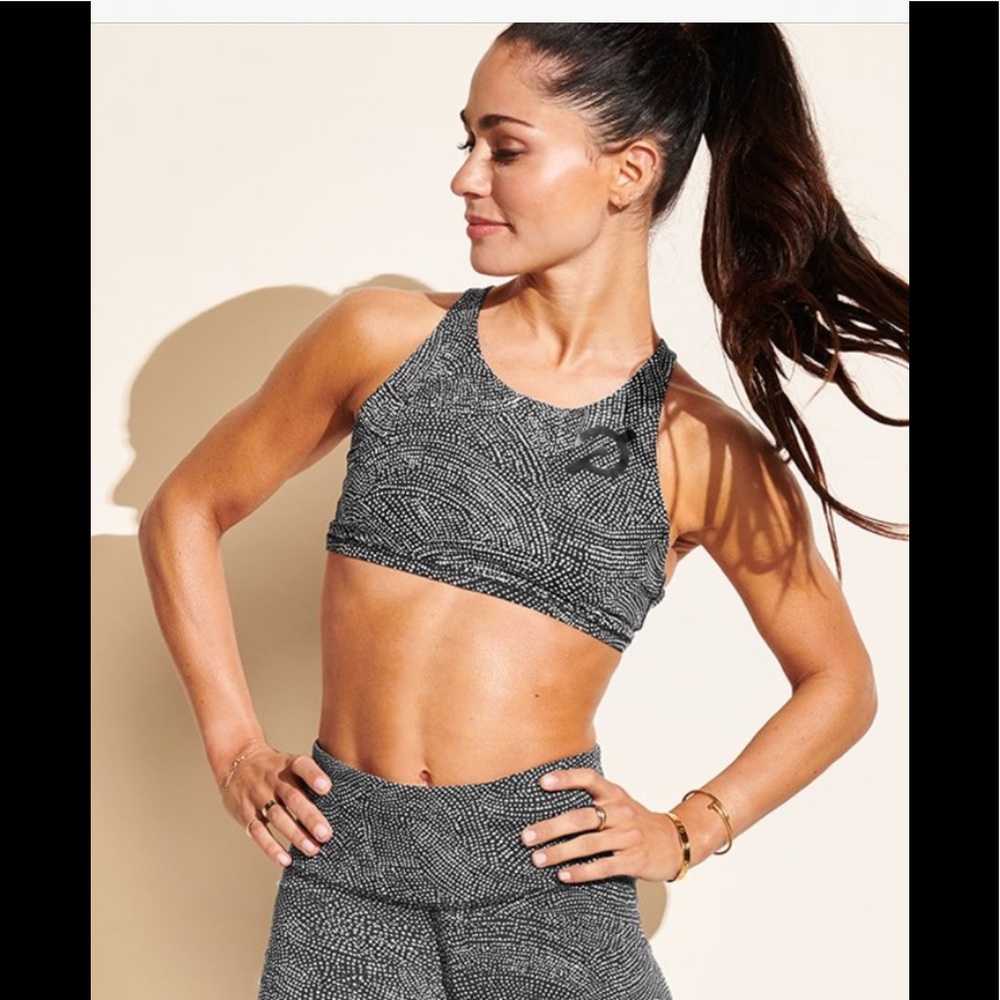 Lululemon Peloton Free to be Me high neck bra.